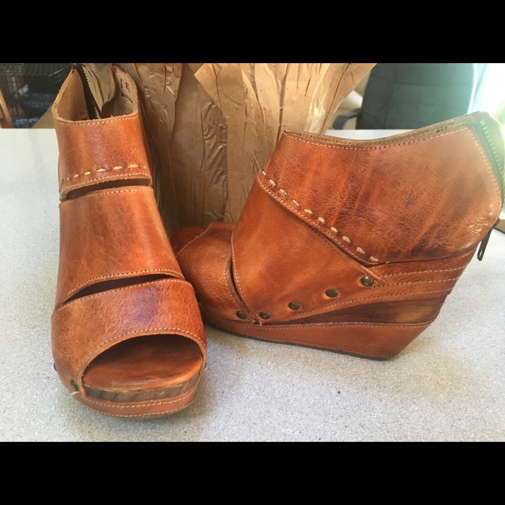 Leather sandal heel super cute